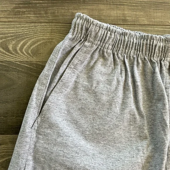 NWT Fruit of the Loom Jersey Shorts Men’s MEDIUM Grey Pockets Elastic Waist - Picture 2 of 10